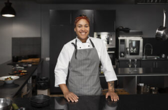 VAGA DE MEIO OFICIAL DE COZINHA