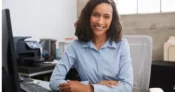 VAGA DE AUXILIAR ADMINISTRATIVO