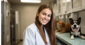 VAGA DE RECEPCIONISTA DE PET SHOP