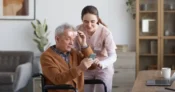 VAGA PARA CUIDADORA